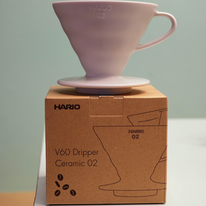 Hario - V60 Ceramic Drippers_lifestyle