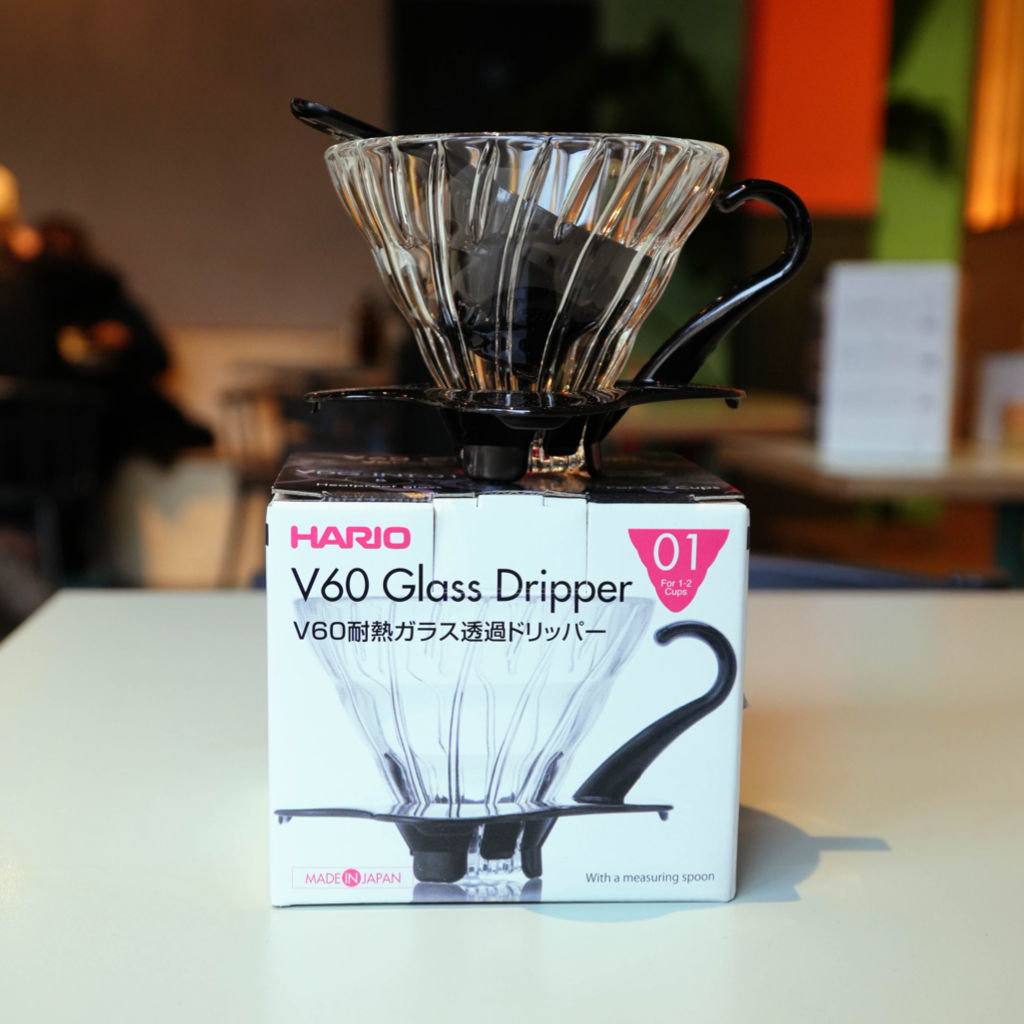 Hario V60 olijfhouten koffiekan - Henry's Coffee Hario V60 olijfhouten koffiekan - Henry's Coffee